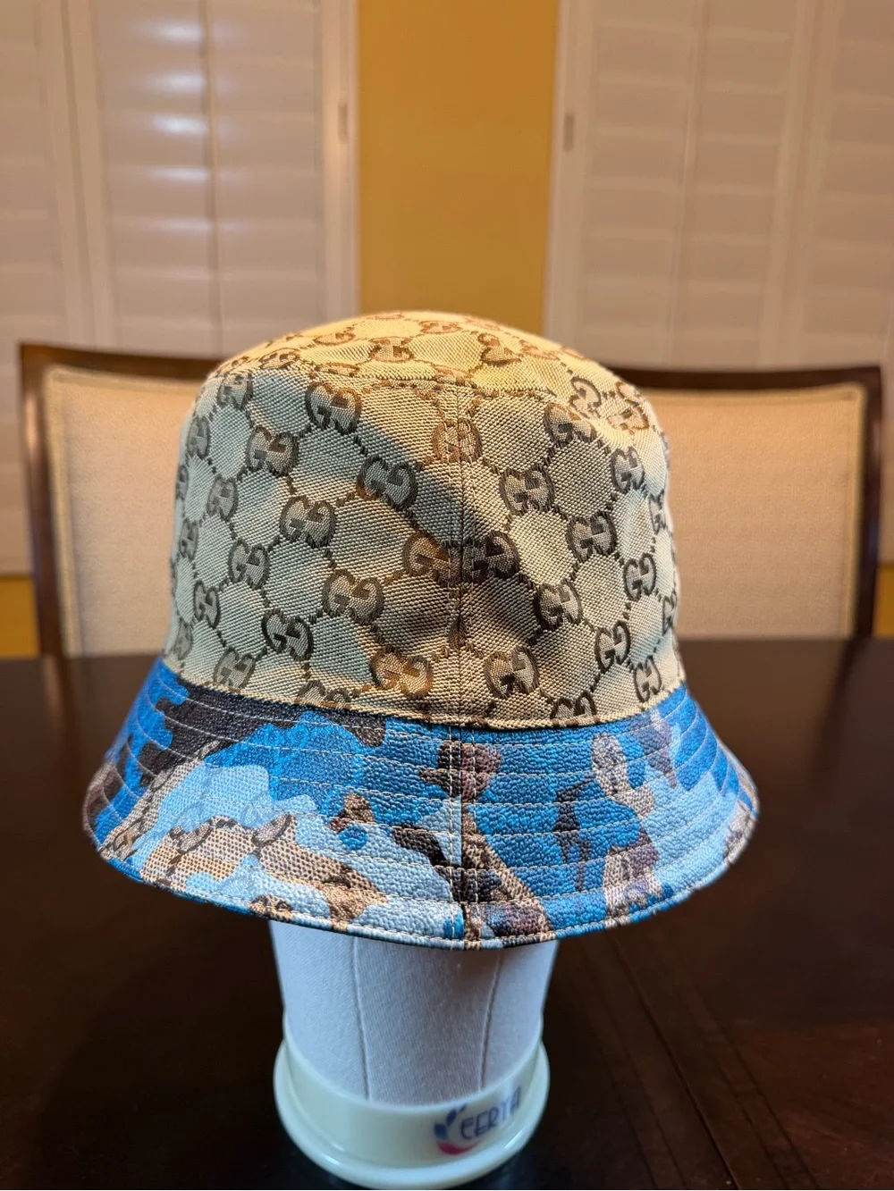 New Authentic Gucci GG Supreme Logo Blue Camo Bucket Hat Tan Blue Size M
